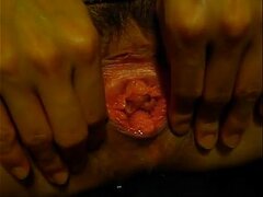 Japanese Amateur open pussy and pumping
