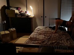 アングルを変えて立ちバックからの手こきフィニッシュ！